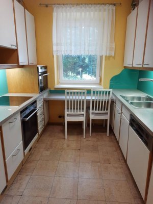 Ruhig gelegene 4-Zimmer Wohnung mit Balkon, Aufzug und Car-Port