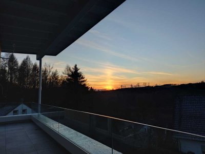 ERSTBEZUG: Neubauwohnung mit zwei Balkonen und herrlichem Weitblick in naturnaher Wohnlage Ense-Nied