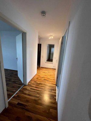 *Unmöbliert* Gemütliche 3-Zimmer-Wohnung im Dachgeschoss