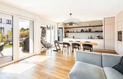 Exklusiv und effizient: Bezugsfertige 4 -Zimmer-Wohnung mit Terrasse, Garten und Top-Energieklasse