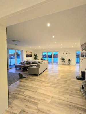 Luxus Penthouse-Wohnung auf zwei Etagen mit Traum-Dachterrasse nnenausstattung mit Balkon und EBK