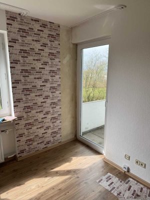 Schöne und vollständig renovierte 2-Zimmer-Wohnung mit Balkon in Korbach