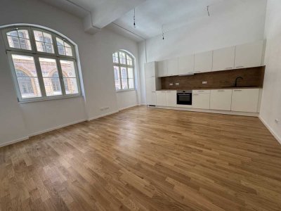 Hier lässt es sich aushalten: individuelle 2-Zimmer-Wohnung mit EBK und Balkon