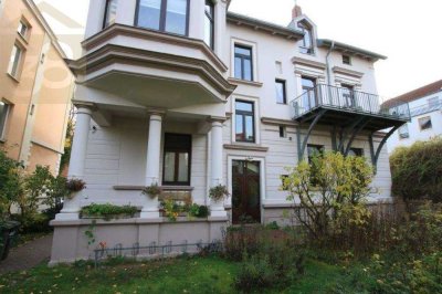 Charmante 2-Zimmer-Altbauwohnung am Viewegsgarten! Meine Wohnung - mein Partner!