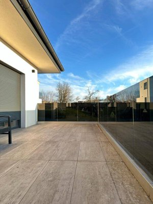 Modernes Einfamilienhaus mit Garage