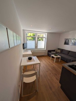 möblierte neue helle 1,5-Zimmer Wohnung *zentral*