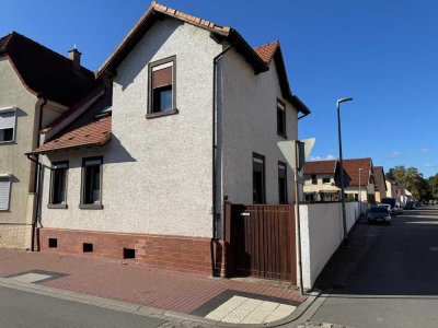 Attraktive 4 Zimmerhaus mit Einbauküche in biblis