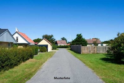 Einfamilienhaus mit Garage und Dachterrasse