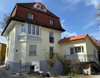 4-Zimmer-Wohnung zzgl. Atelier-Raum in 4-Familienhaus mit schönem Garten