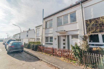 Großes Reihenhaus mit Garten & Wintergarten – 5 Zimmer – WG & Firmen geeignet – Nähe München/Flughf.