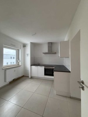 **Besichtigung am 27.11. um 16:30 Uhr**Moderne 2 ZKB mit EBK und Balkon in zentraler Lage