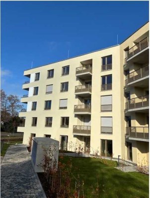Große Zwei-Zimmer-Wohnung mit Gartenanteil (Nr. 01)