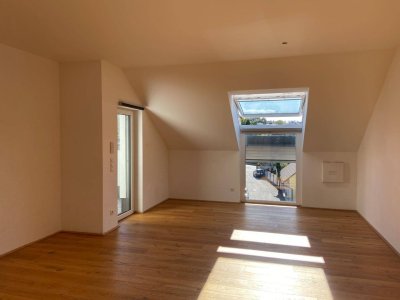 Schöne Dachgeschosswohnung inkl. Einbauküche und Loggia - Top A11