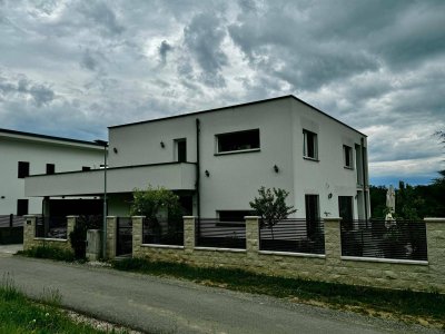 Einfamilienhaus mit 8 Zimmern und Garten in Hart