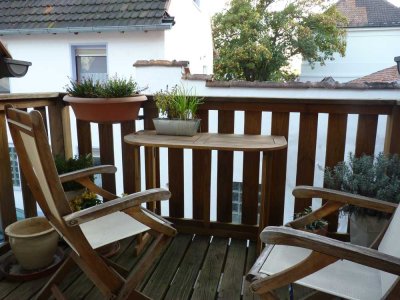 Preiswerte, geräumige und gepflegte 1-Zimmer-Maisonette-Wohnung mit Balkon
