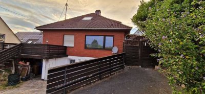 Bungalow mit ausgebauten Dachgeschoss und Gewerberaum sucht ….. Sie!