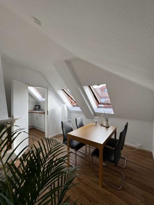 Ihr neues Zuhause: Frisch sanierte 3-4 Zimmer-Wohnung mit Kamin in Top Lage von Kriftel (Bücher)