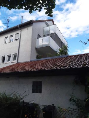 Erstbezug nach Sanierung: Großzügige und helle 4-Zimmer Wohnung mit Balkon in Fellbach