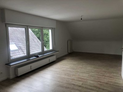 Schöne 3-Zimmer-DG-Wohnung mit gehobener Innenausstattung in Brühl