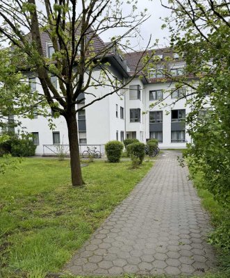 Neuwertige 2-Zimmer-Wohnung mit Balkon und Einbauküche in Königsbrunn