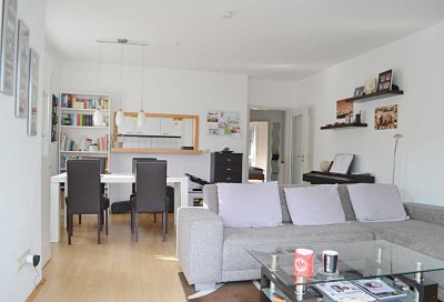 Schöne 2 Zimmer Wohnung mit EBK und Balkon in Kelkheim-Mitte