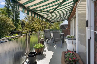 Hinreißende 3-Zimmer Dachgeschoss Wohnung mit Sonnenbalkon und Garage