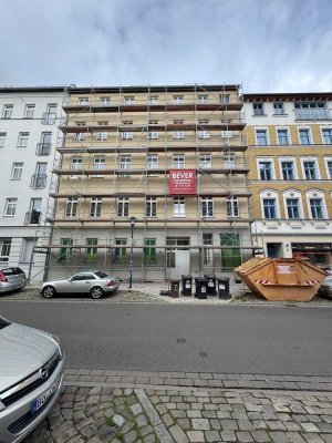 Groß-Raum-Maisonette-Wohnung frisch renoviert mit neuer Einbauküche und Keller
