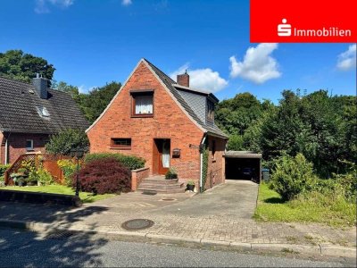 Gepfl. Einfamilienhaus mit Carport+Vollkeller - tolle Einsteigerimmobilie