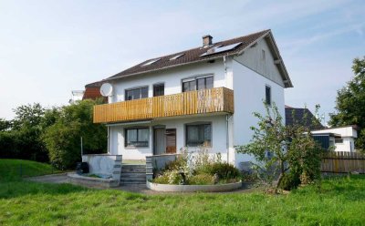 Einfamilienhaus mit großem Garten (Grundstück) in Adelsdorf