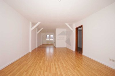 Geräumige 3-Raum-Dachgeschoss-Wohnung in Schwanenteich-Nähe