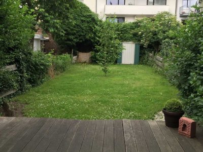 Mitten drin in Poppelsdorf! Einziehen und wohlfühlen! Mit eigenem Garten und EBK inkl. E-Geräten