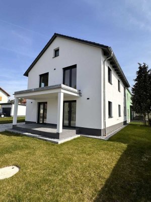 Luxuriöses Wohnen: Geräumiges Haus mit gehobener Ausstattung, 5-Zimmer, 2 Bäder, Studio uvm.!