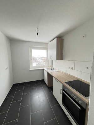 Gepflegte, bezahlbare, kleine 2,5-Zimmer-Wohnung im Hochhaus frei!