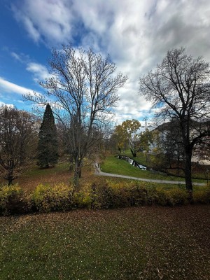 Zentrale 3 Zimmer Wohnung mit Blick in den Schlosspark