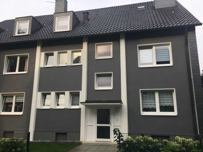 Schöne, helle und gepflegte Wohnung, 4-Zimmer, KDB, G-WC.