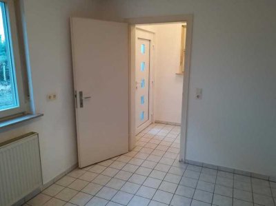Helle 2-Zimmer-Wohnung in gepflegtem Einfamilienhaus