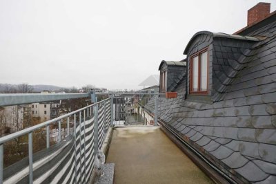 Stilvolle 4-Raum-Dachgeschoss-Wohnung mit Balkon in "Mitte-Nord"