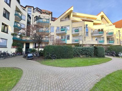 Gross Raum - Apartment + Balkon  - ruhige Lage!