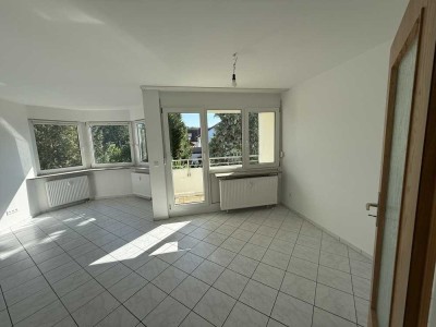 Helle 1-Zi-Wohnung mit Kleinküche mit Blick ins Grüne in Böblingen-Süd