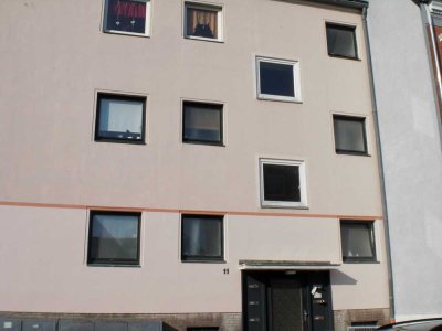 Schöne 1 Zimmer Wohnung mit Badewanne, Einbauküche und Balkon, St. Lorenz Süd