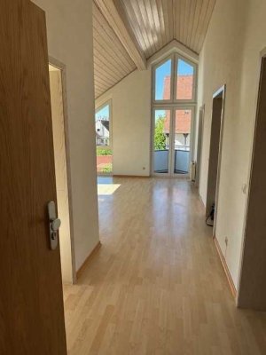 Helle 3-Zimmerwohnung mit Tageslichtbad und Balkon!