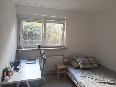 Möblierte Wohnung mit zwei Zimmern inkl. Einbauküche für Einzelperson in Eschborn Niederhöchstadt