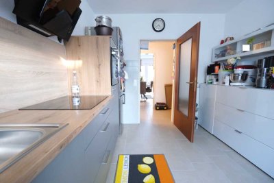 Großzügige Wohnung mit Terrasse und Garage