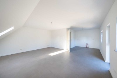 !! Exklusive 3-Zimmer Dachgeschoss Wohnung mit Stellplatz  !!