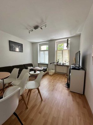 Tageslichtdurchflutete 3-Raumwohnung mit Einbauküche – WG geeignet!
