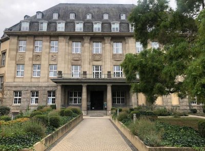 Exklusive 2,5-Zimmer-Dachgeschosswohnung mit lux. Innenausstattung mit EBK in Wiesbaden - Mitte