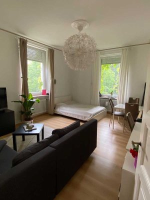Exklusive, geräumige und neuwertige 1,5-Zimmer-Wohnung mit Einbauküche in Freiburg