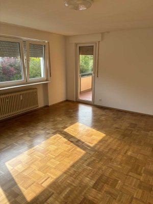 Neu renovierte 3,5 Zi. Wohnung 78 m2 mit Balkon und Keller in VS