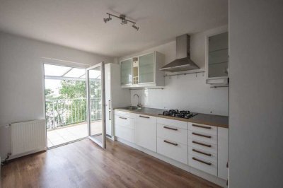 Helle 3-Zimmer-Dachgeschosswohnung mit 2 Balkonen und Kaminofen - nach Renovierung wieder verfügbar