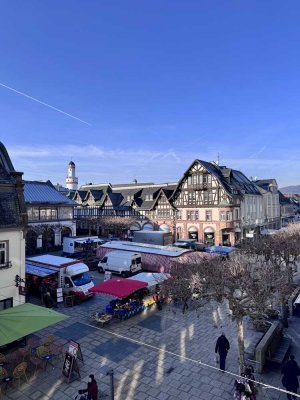 Zentrale 2-ZW auf der oberen Louisenstraße | mit Aufzug, EBK, Balkon & Außenstellplatz